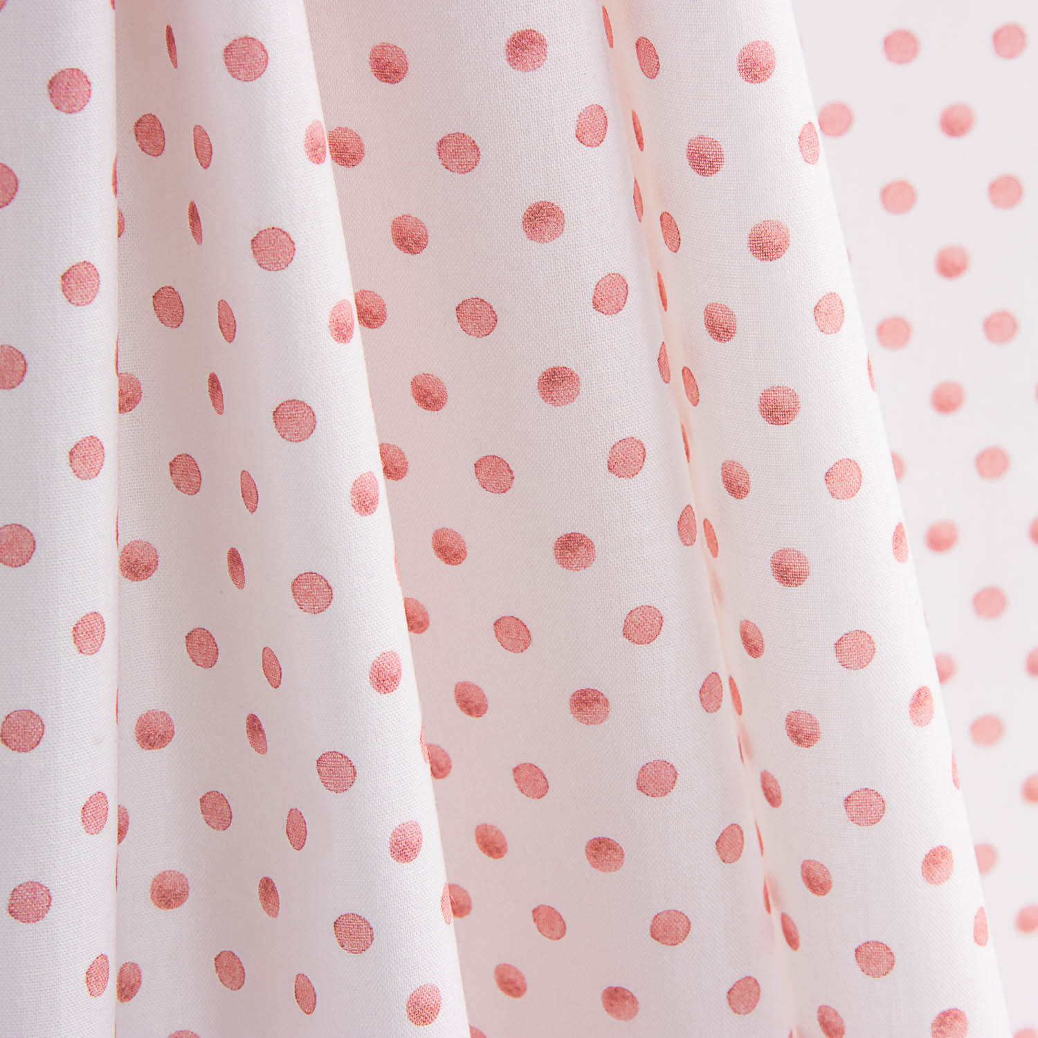 Percale fabric printed with mini red dots - Ribes y Casals