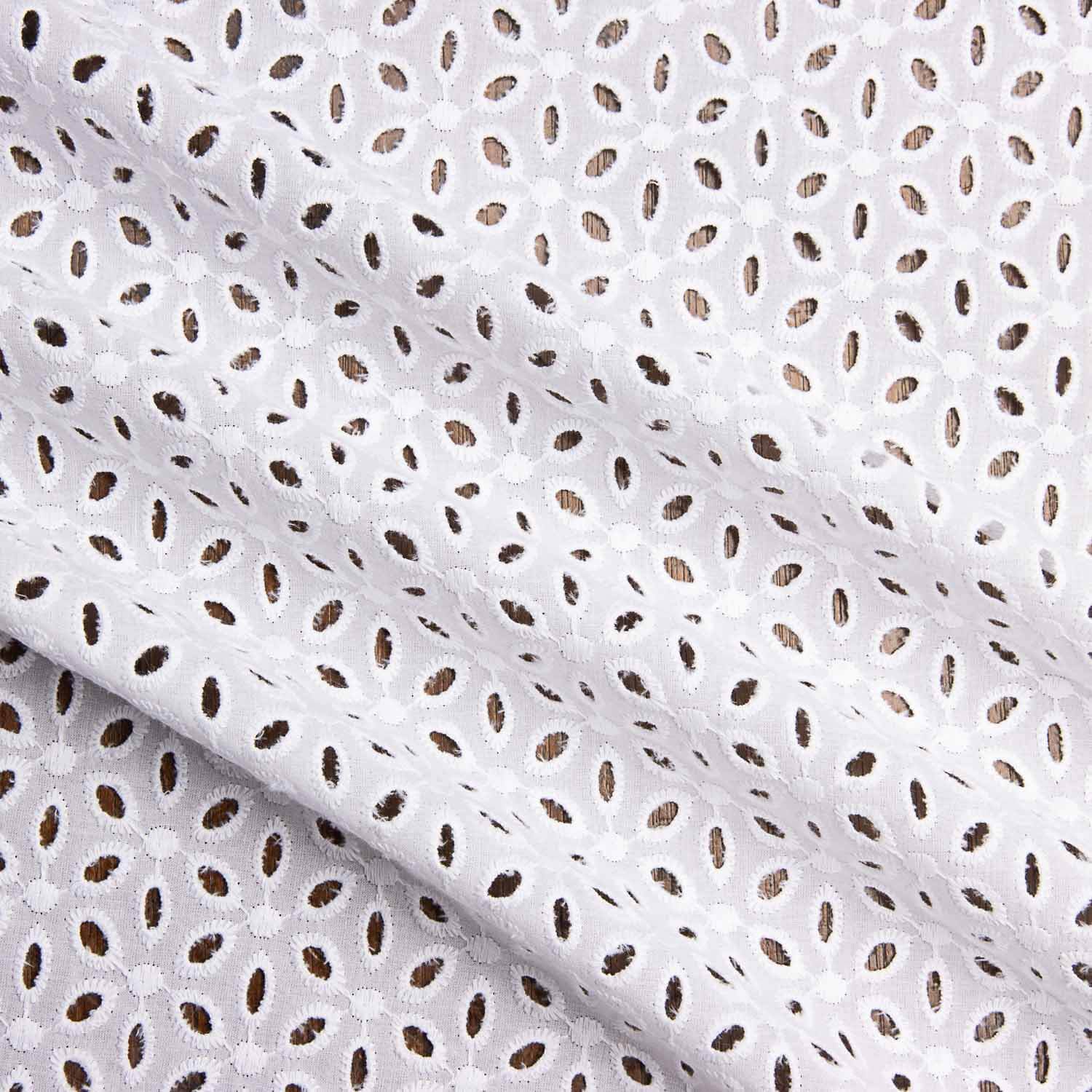 Swiss Embroidery Flower Petal Natural White - Ribes y Casals