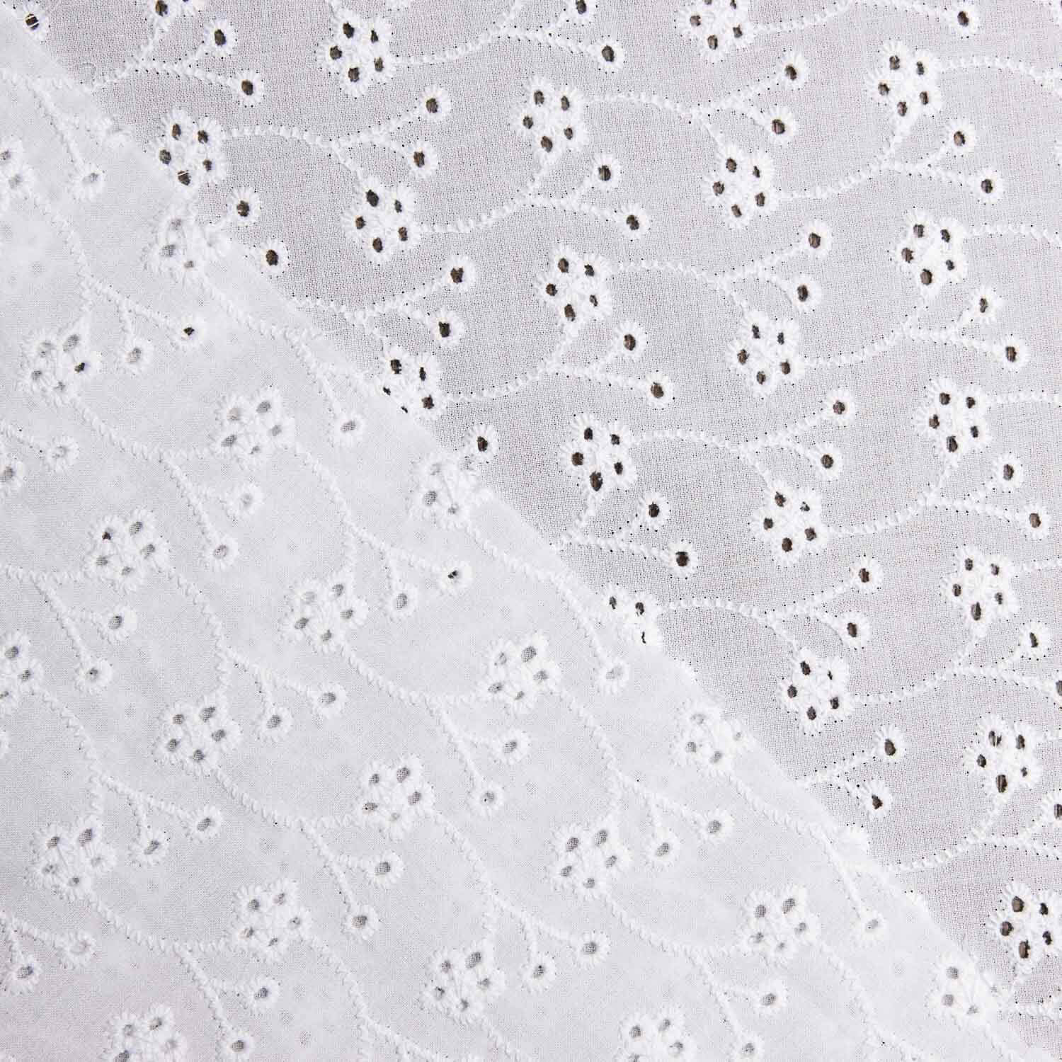 Swiss Embroidery Natural White Clover Flower - Ribes y Casals