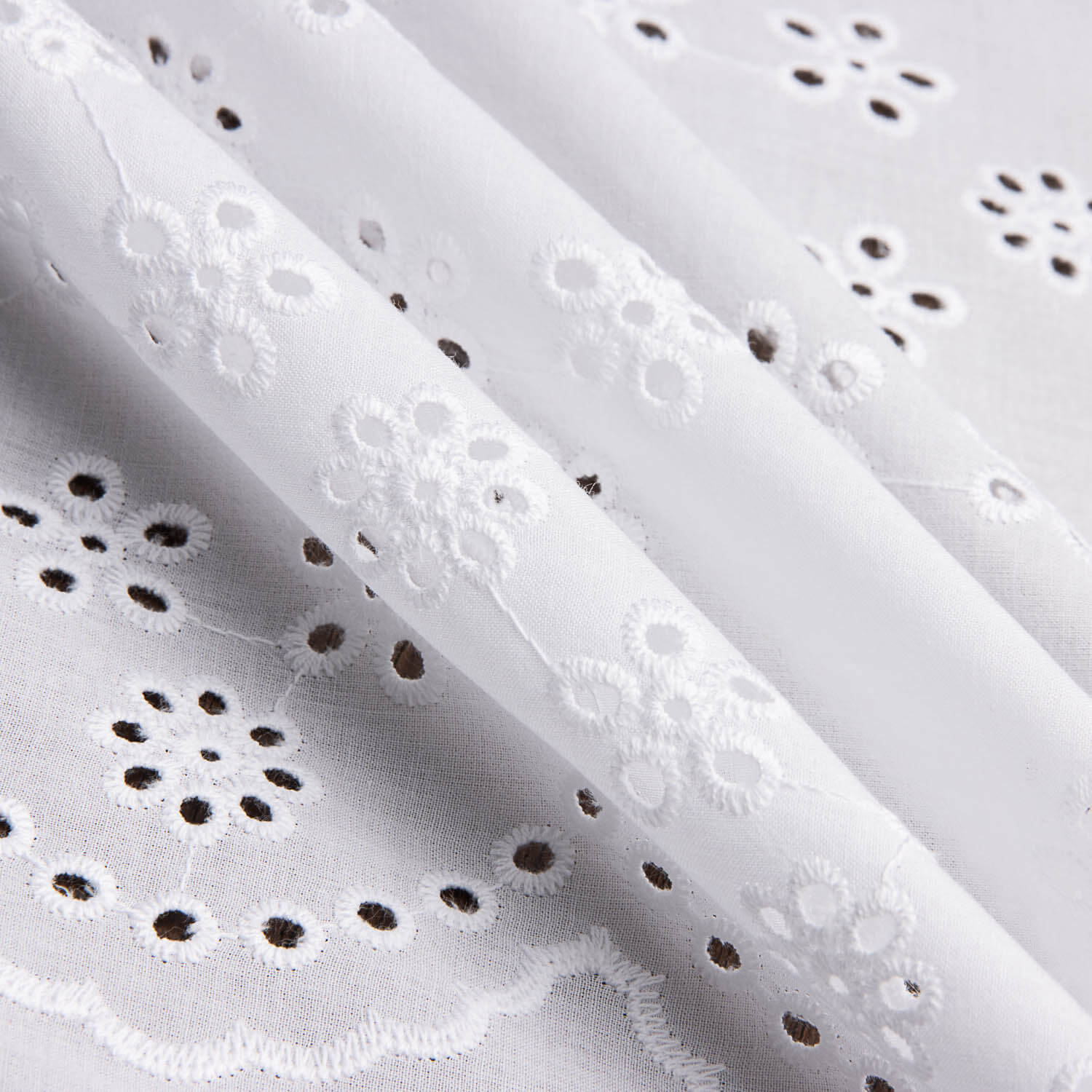 Swiss Embroidery Flower Bouquet Natural White - Ribes y Casals