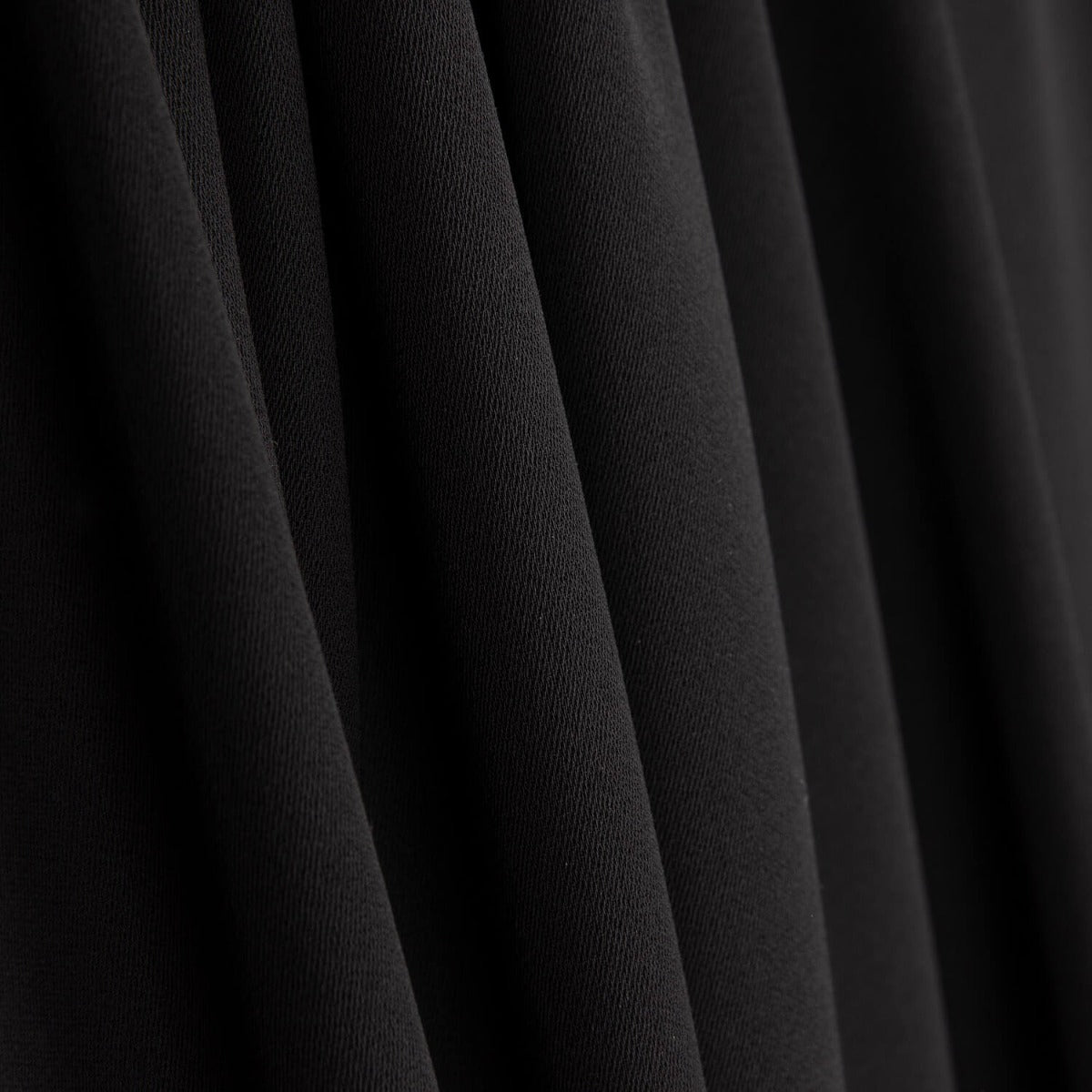 Classic Black Fine Crepe - Ribes y Casals