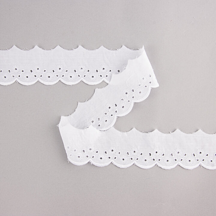 White Embroidered Batiste Ribbon Model 29018 – 40 mm - Ribes y Casals