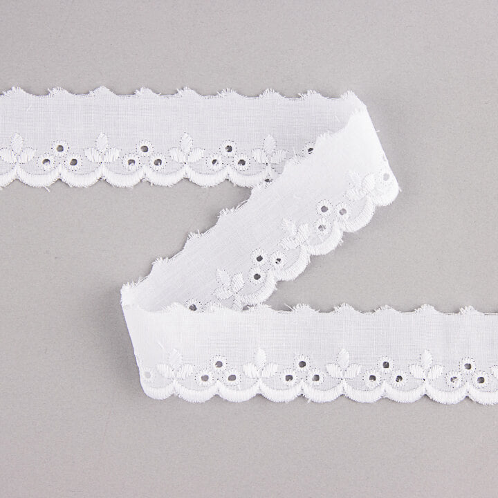 White Embroidered Batiste Trim Model 29019 – 30 mm - Ribes y Casals