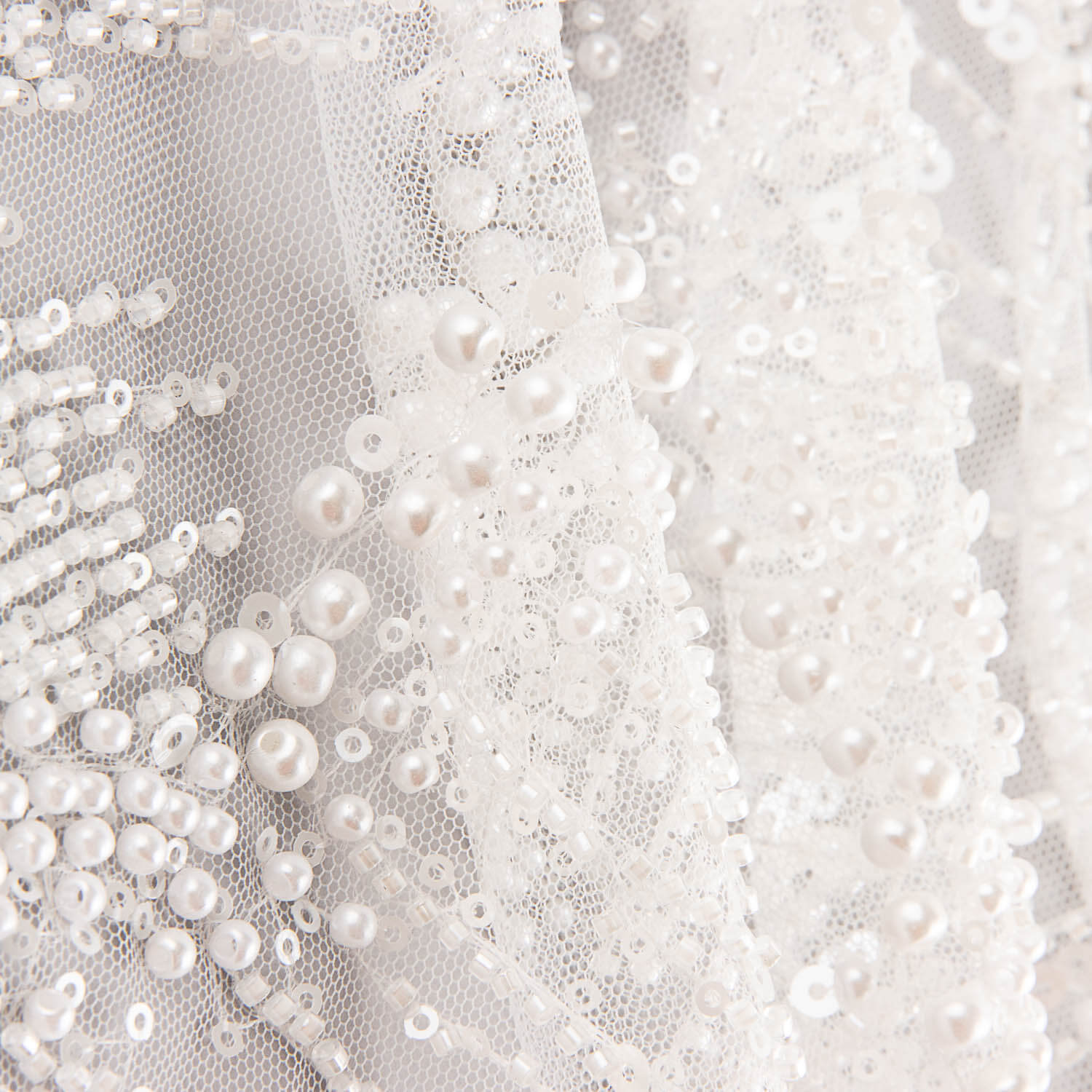 White Tulle Bridal Beading with Pearl Gradient – Elegance - Ribes y Casals