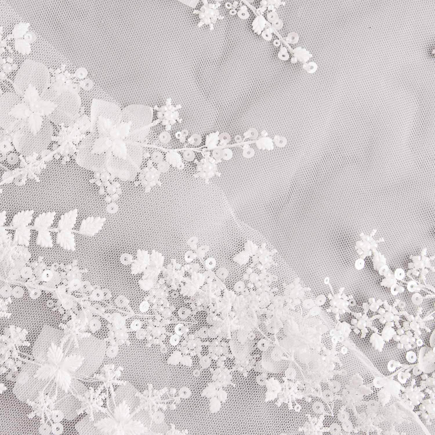 White Tulle Bridal Beading with 3D Flowers – Elegance - Ribes y Casals