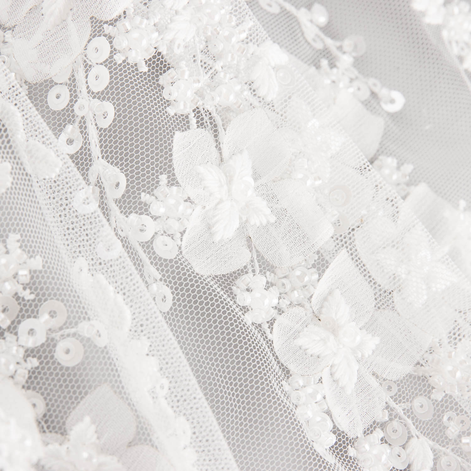 White Tulle Bridal Beading with 3D Flowers – Elegance - Ribes y Casals