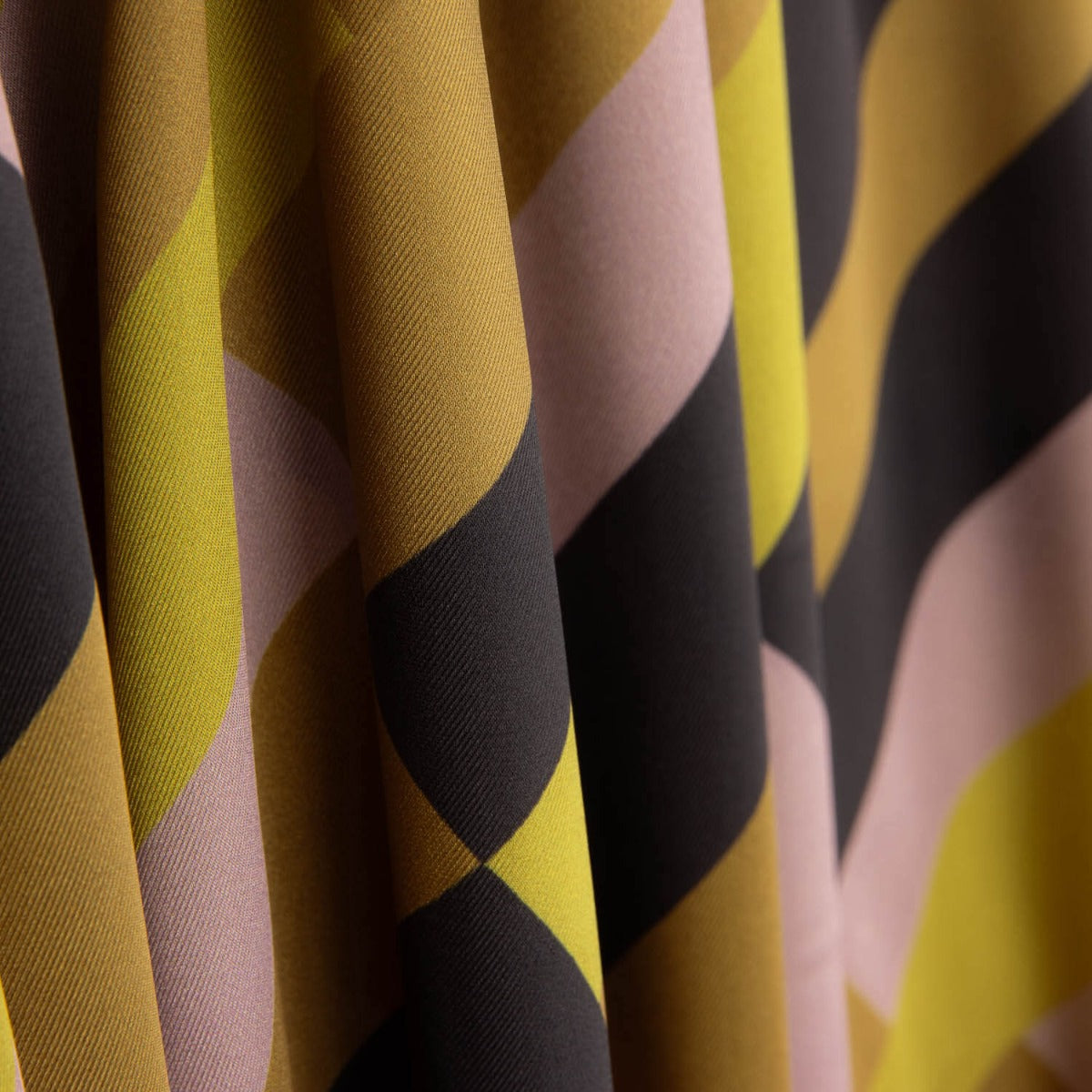 Retro Block Polyester Satin - Ribes y Casals