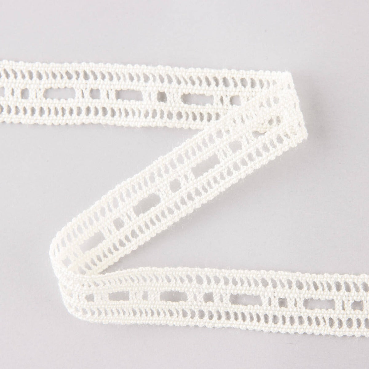 Lace Ribbon 4665 Ecru 18 - Ribes y Casals