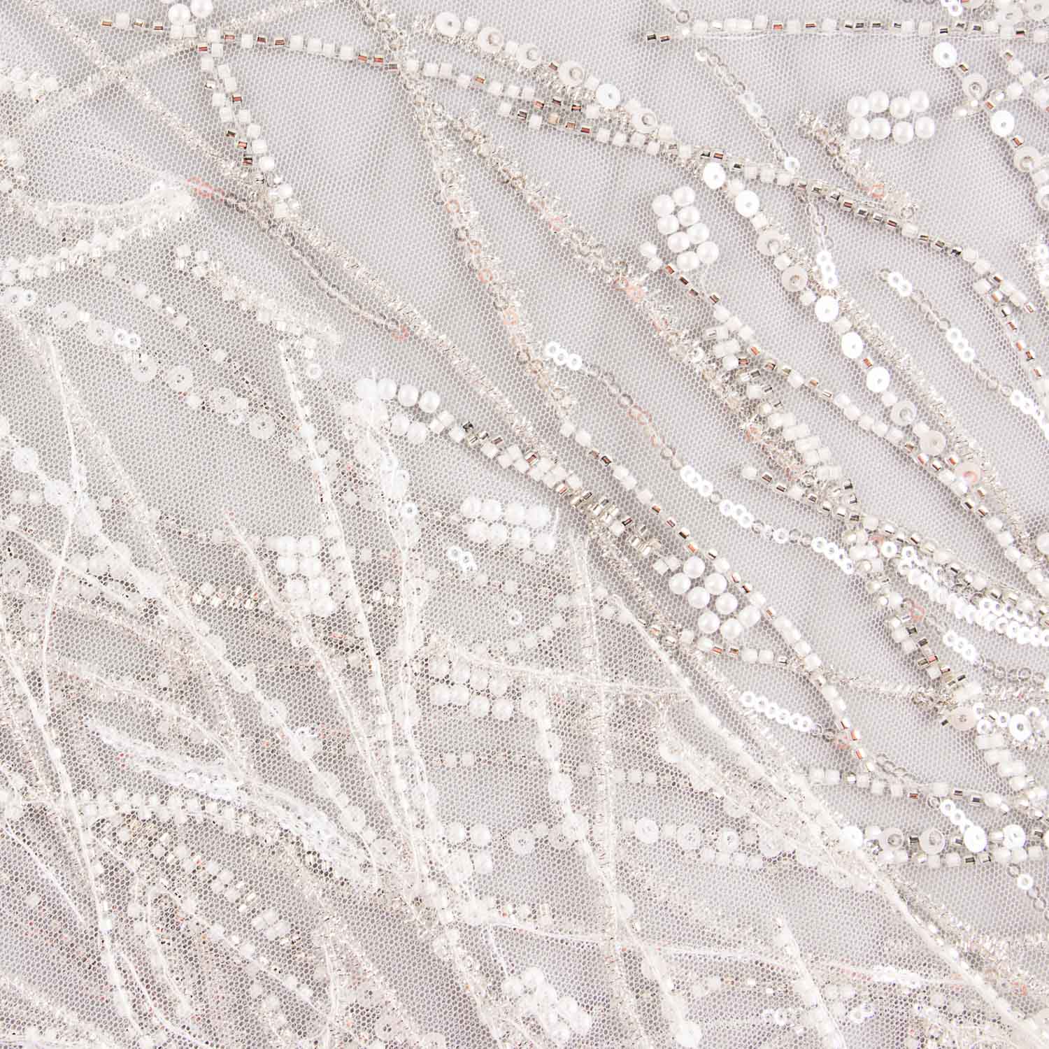 White Tulle Bridal Beading with Gradient Branches – Elegance - Ribes y Casals