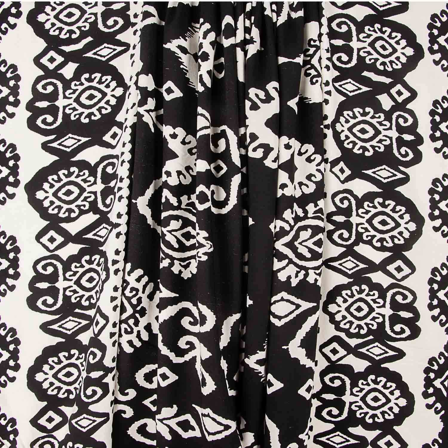 Ethnic-print viscose remnant with black border - Various lengths x 140 cm wide - Ribes y Casals