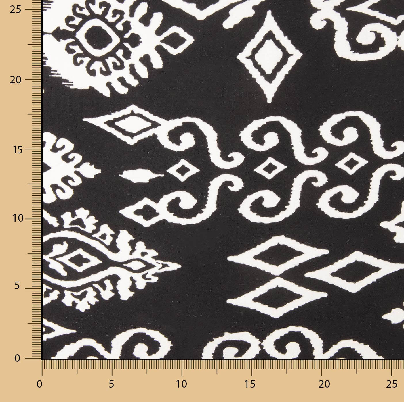 Ethnic-print viscose remnant with black border - Various lengths x 140 cm wide - Ribes y Casals