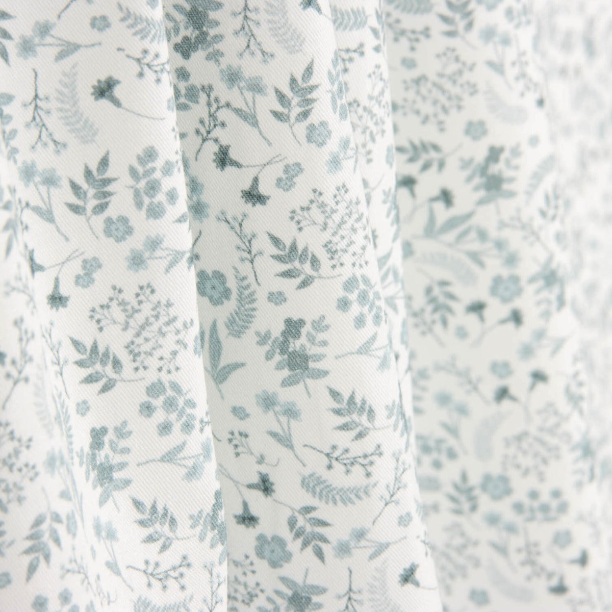 Spring Sky Floral Cotton Batiste - Ribes y Casals