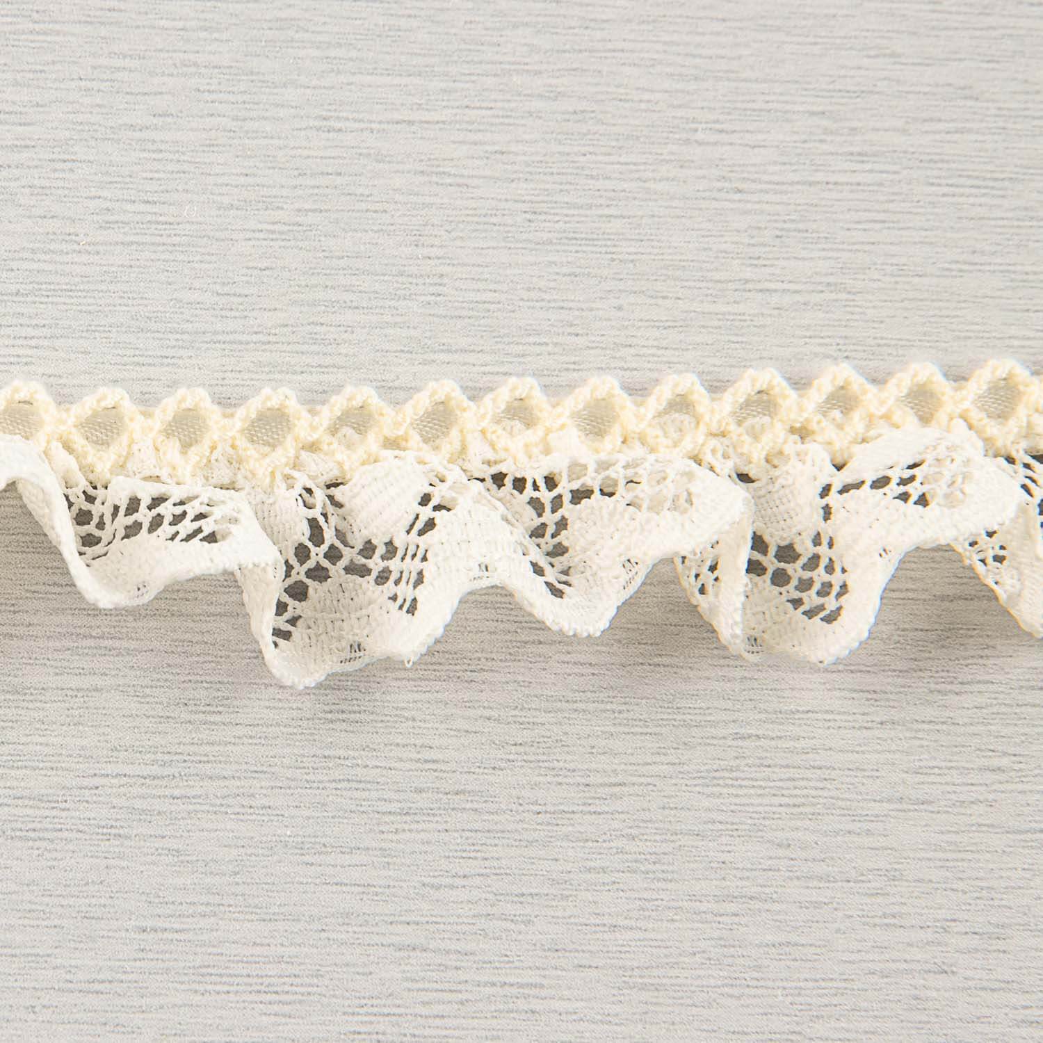 22 mm Ecru Lace Trim - Ribes y Casals