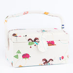 Seamstress Yvonne - Ribes y Casals