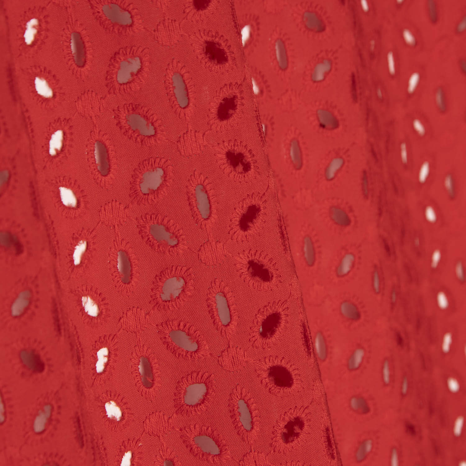 Swiss Embroidery Petals Red - Ribes y Casals