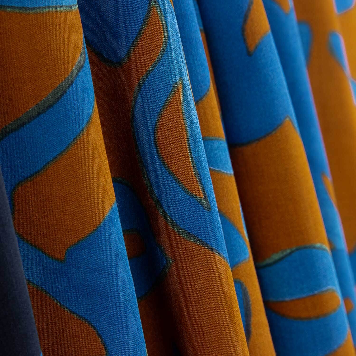 Floral Print Viscose with Blue Border and Calender - Ribes y Casals