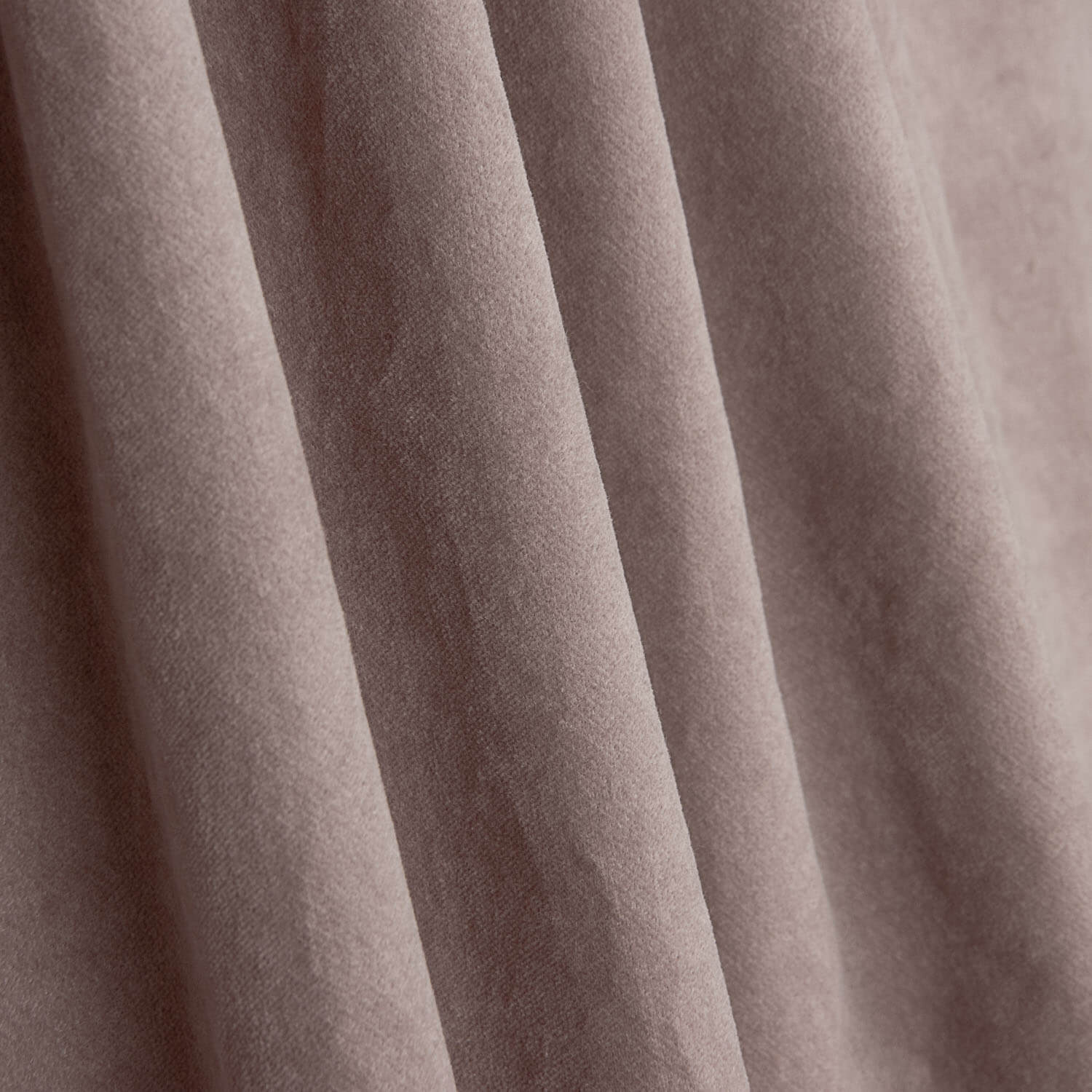 Pink Velvet Makeup - Ribes y Casals