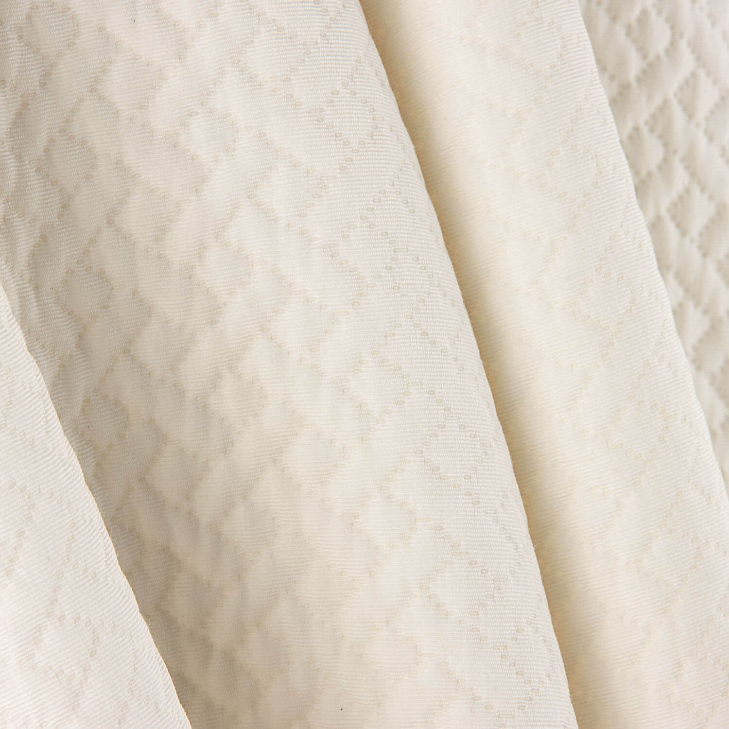 Bouti White Herringbone Bedspread - Ribes y Casals