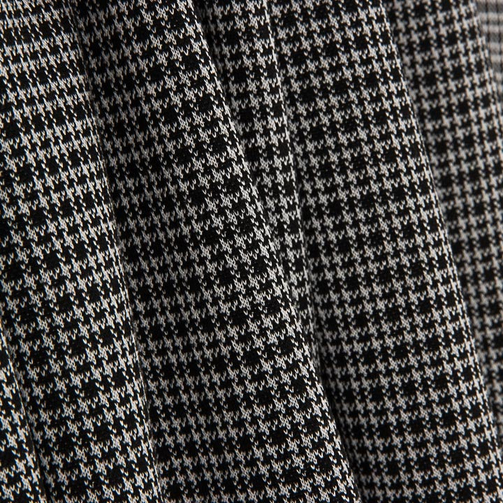 Black and White Houndstooth and Checks Jacquard Knit - Ribes y Casals