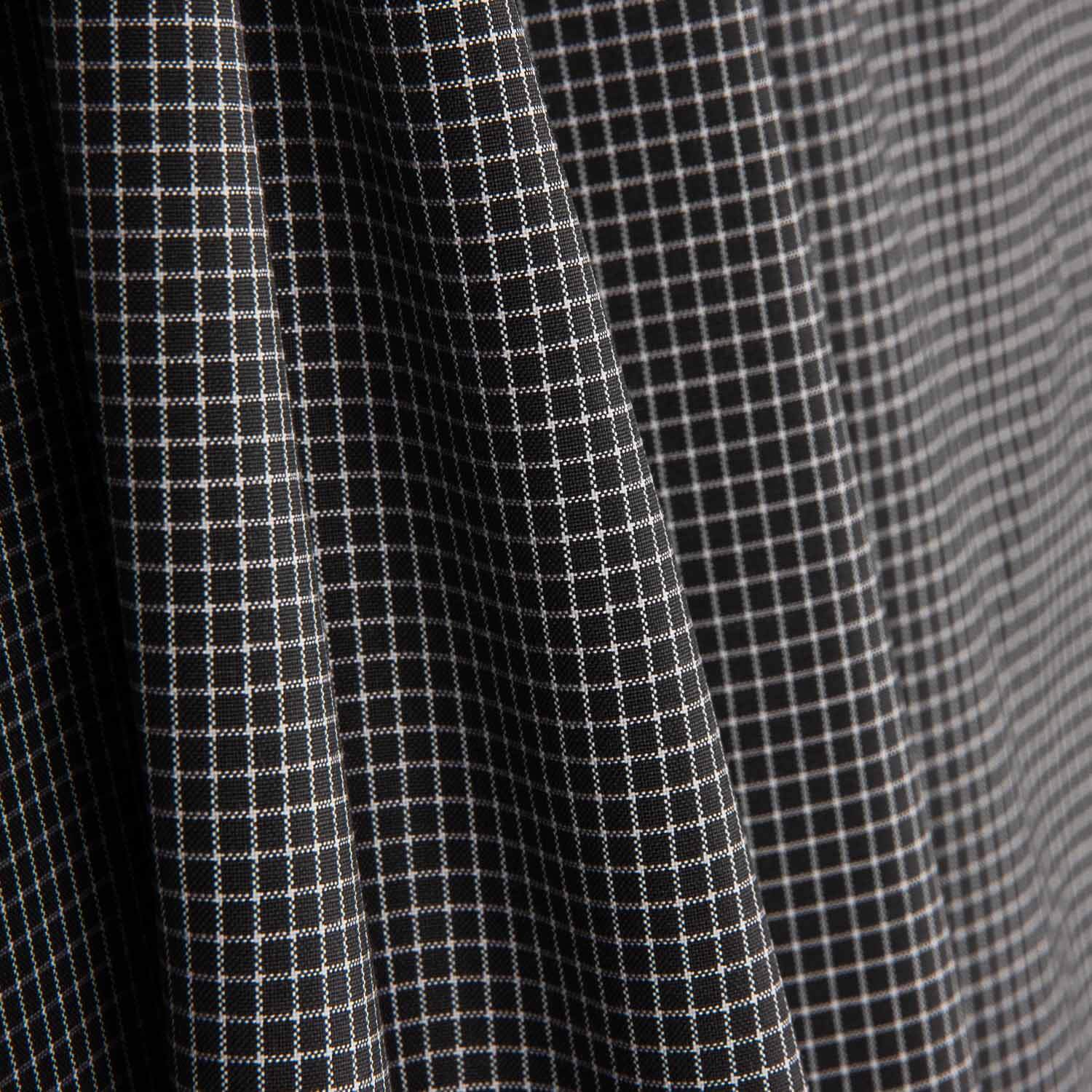 Black and White Mourning Window Frames - Ribes y Casals