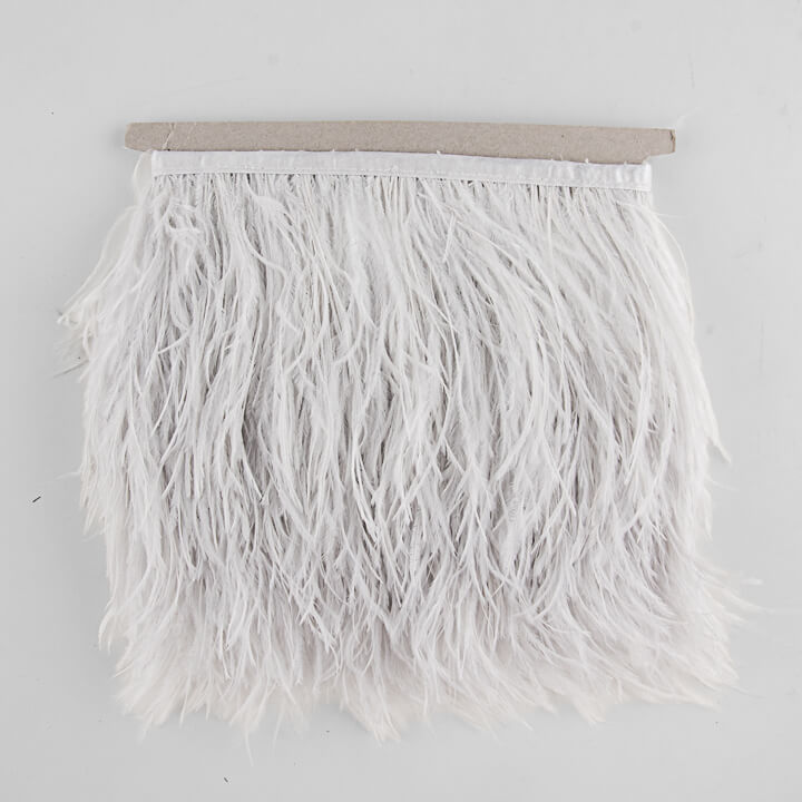 Pearl Grey Feather Plus Fringe - Ribes y Casals