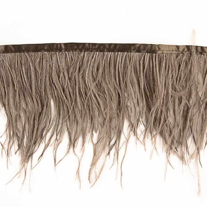 Taupe Grey Feather Plus Fringe - Ribes y Casals