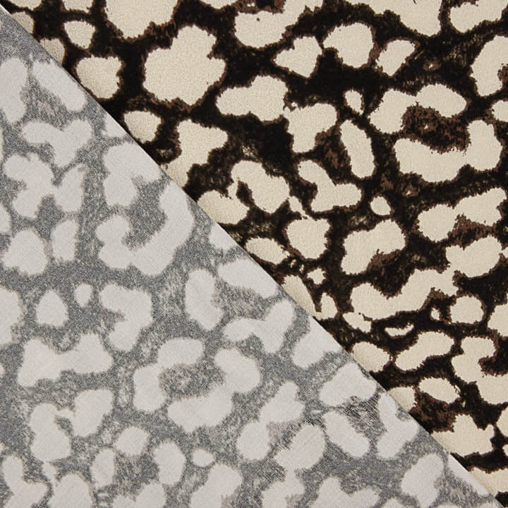 Fine Crepe with Animal Print - Ribes y Casals