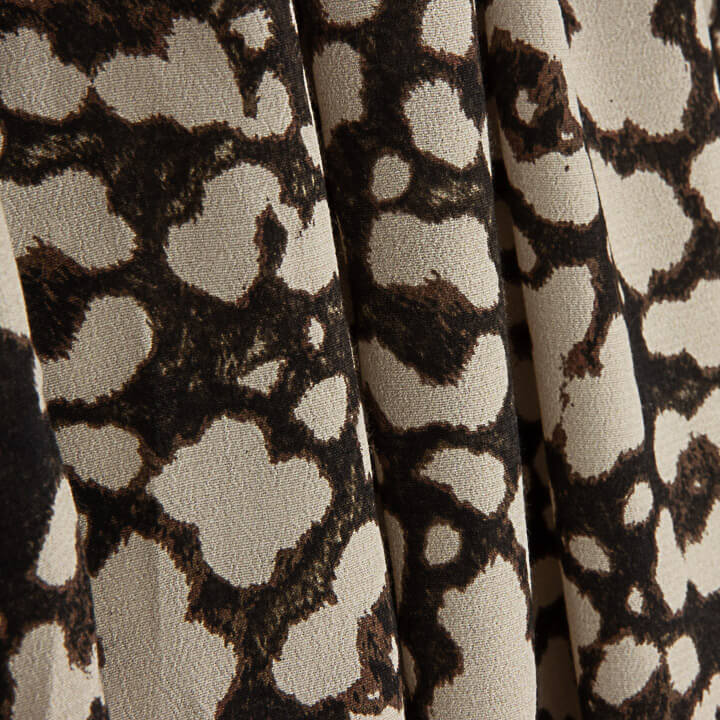 Fine Crepe with Animal Print - Ribes y Casals