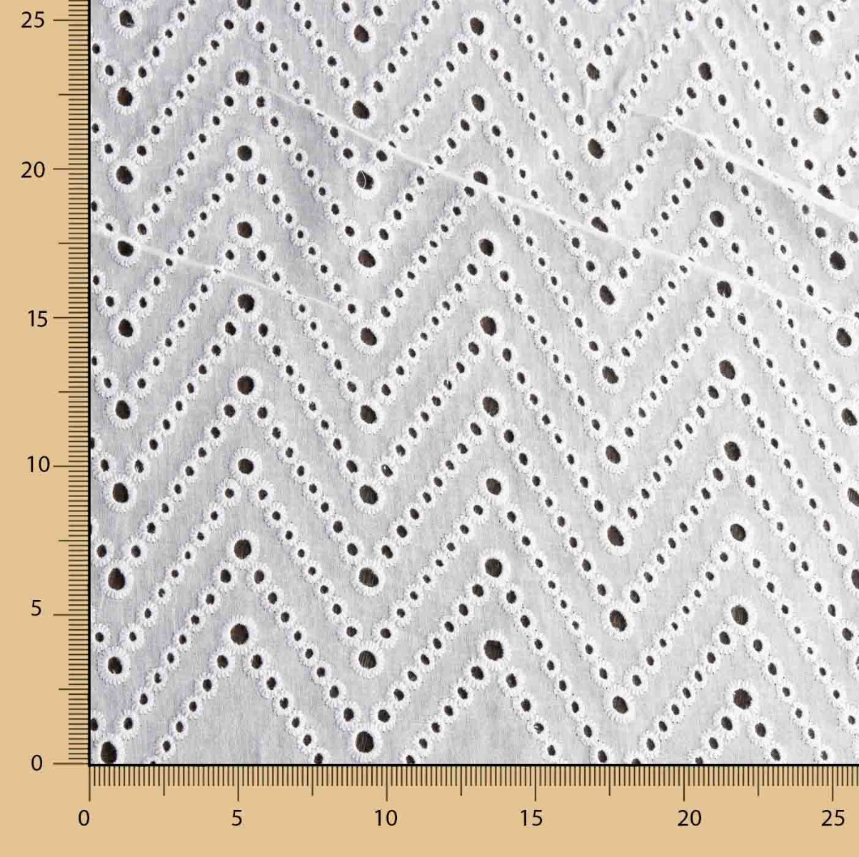 Swiss Embroidery Chevron White - Ribes y Casals