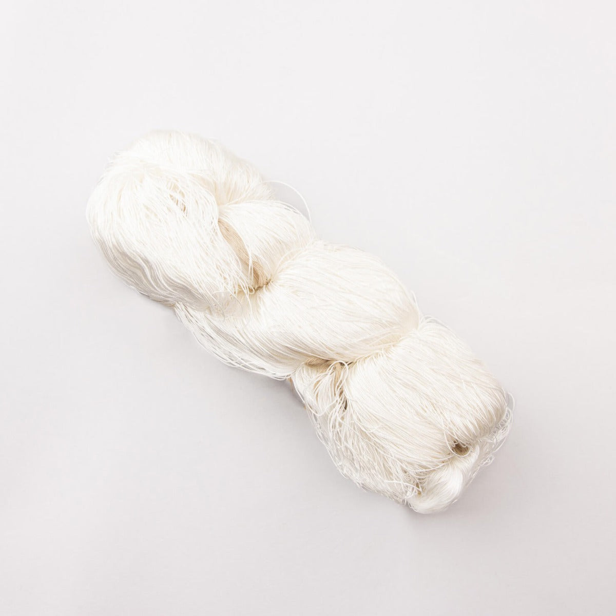 Silk Fringe Yarn – Natural White - Ribes y Casals
