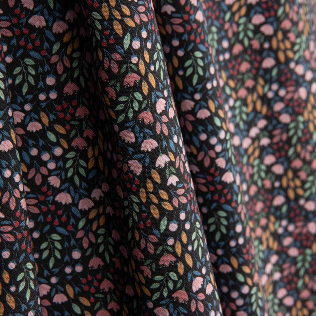 “Midnight Meadow” Wildflower Cotton Poplin - Ribes y Casals