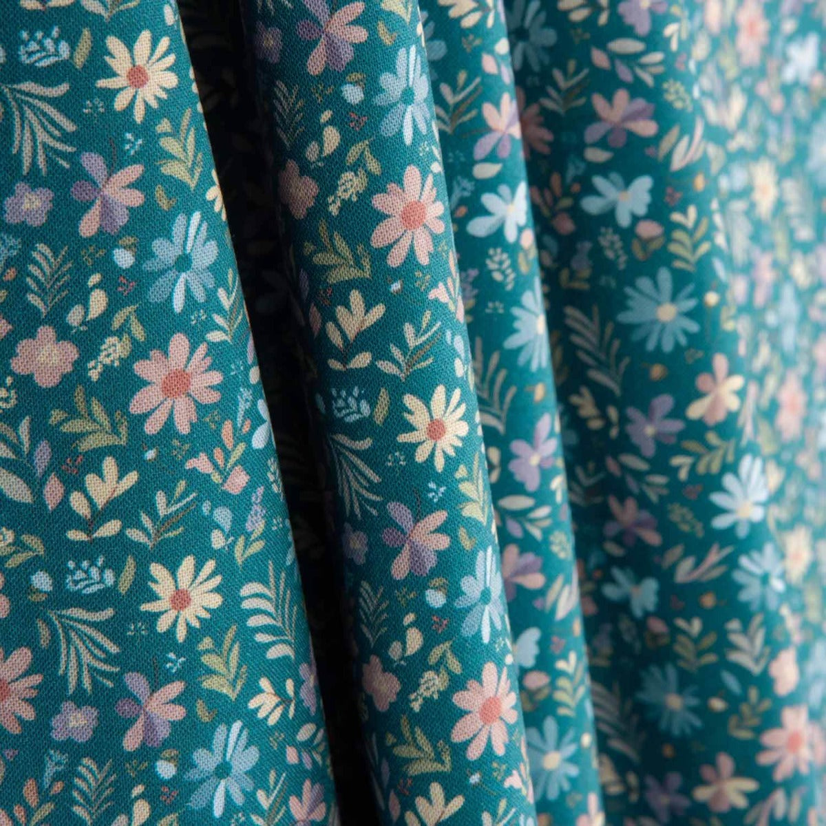 “Vintage Blue Meadow” Floral Cotton Poplin - Ribes y Casals