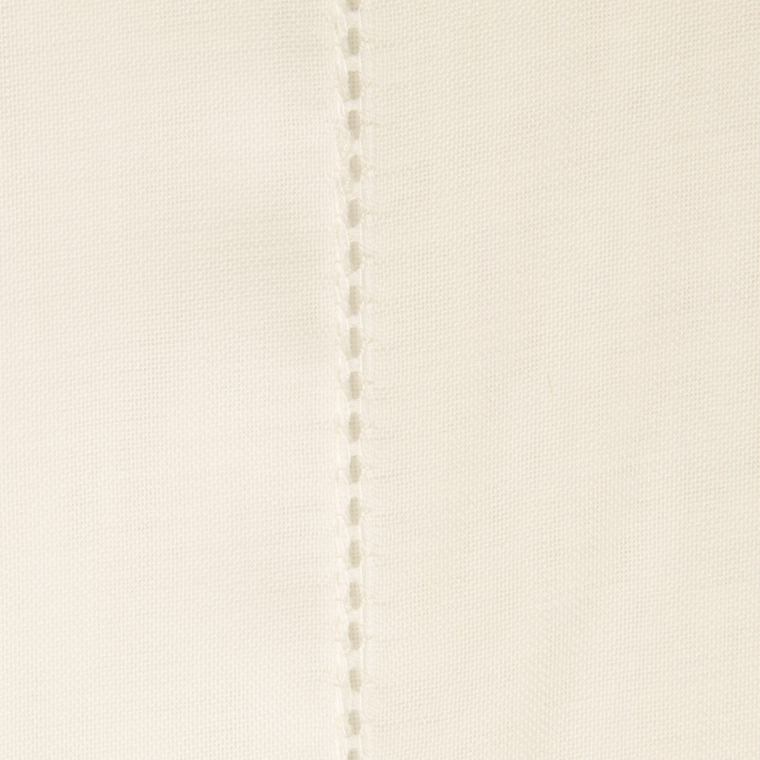 Retal Tela Visillo Vainica Poliester  Crudo 75x280 cm - Ribes y Casals